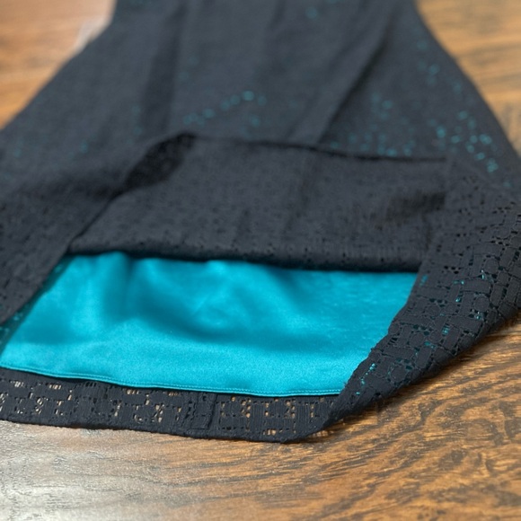 Tahari Sleeveless Navy Lace Overlay Teal Silk Sheath Dress Size 4 - Picture 5 of 11